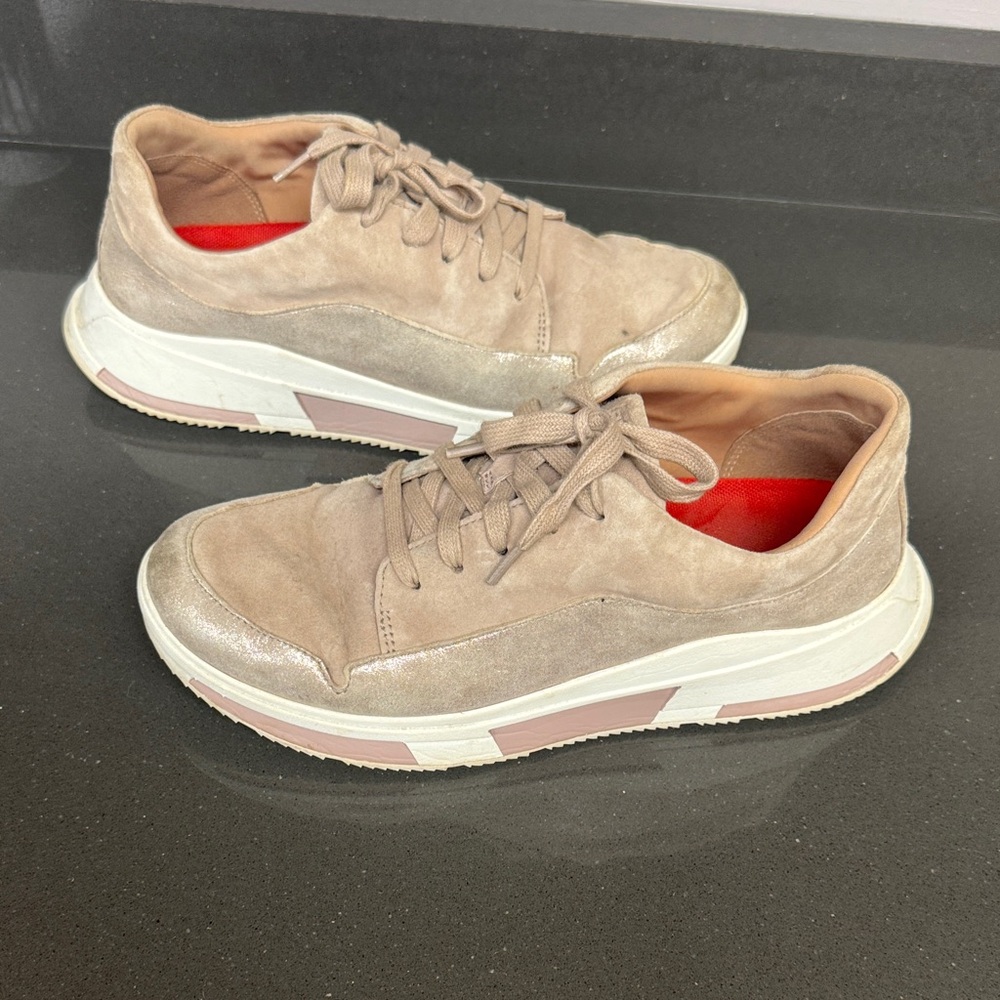 FitFlop Tan Sneakers women sz 8